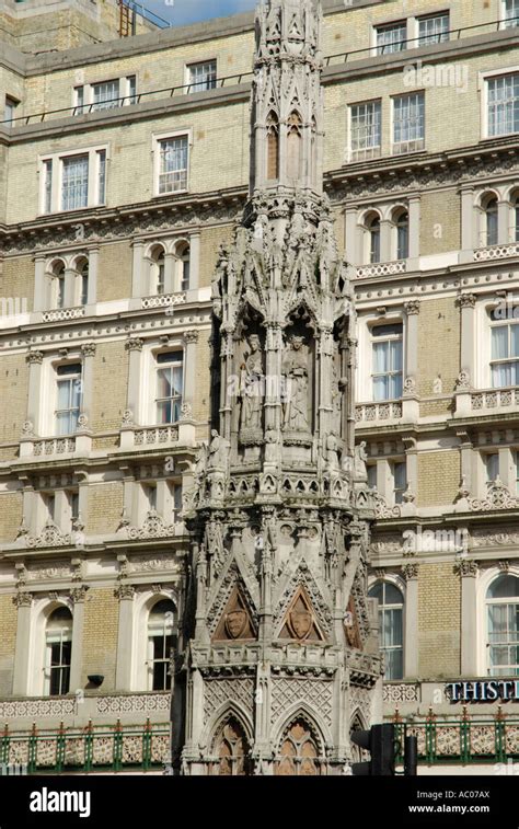 Victorian monument commemorating the Eleanor Cross outside Charing ...