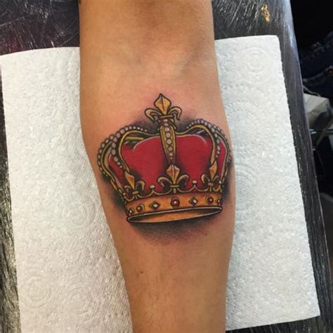 150 Meaningful Crown Tattoos (Ultimate Guide, June 2020)