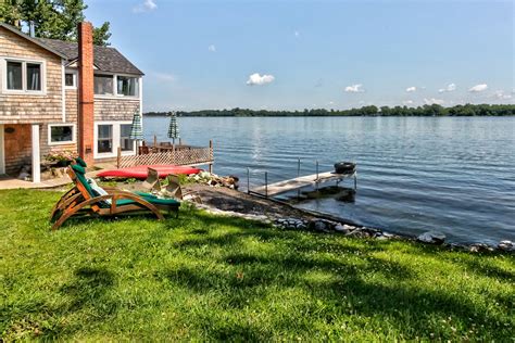 Lakeside Cabin in Alburgh, Vermont