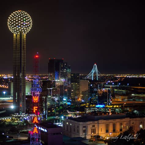 Dallas, Texas at night | Dallas city, Dallas skyline, Dallas texas skyline