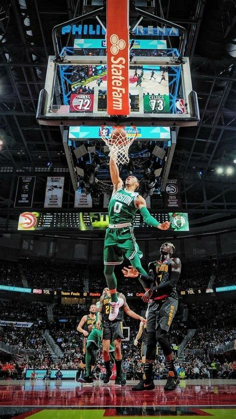 Jayson Tatum Dunk On Lebron - STRENDU