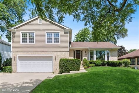 Glenview, IL Real Estate - Glenview Homes for Sale | realtor.com®