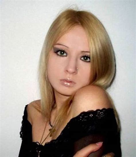 Valeria Lukyanova Without Makeup : The Real Face Behind The Doll.