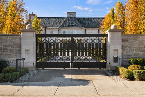 Custom Gates & Cast Iron Fence Company In Toronto, CA