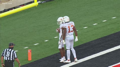 Bijan Robinson injury: Texas RB suffers strain against Texas Tech | kvue.com