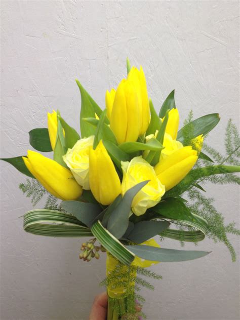 Yellow tulip bouquet Tulip Bouquet, Flowers Bouquet, Wedding Bouquets ...