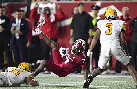 PHOTO GALLERY: Indiana Football Vs. Idaho Vandals - Sports Illustrated ...