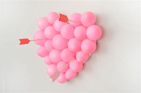 Valentine’s Day Carnival: DIY Balloon Pop ⋆ Handmade Charlotte