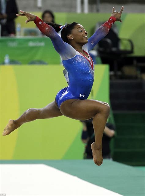 Simone Biles wins gold AGAIN with stunning floor routine at Rio 2016 ...