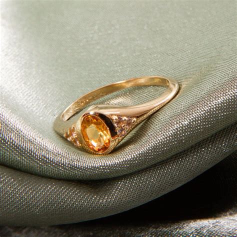 Vintage Oval Cut Ring in Yellow, Rose or White Gold