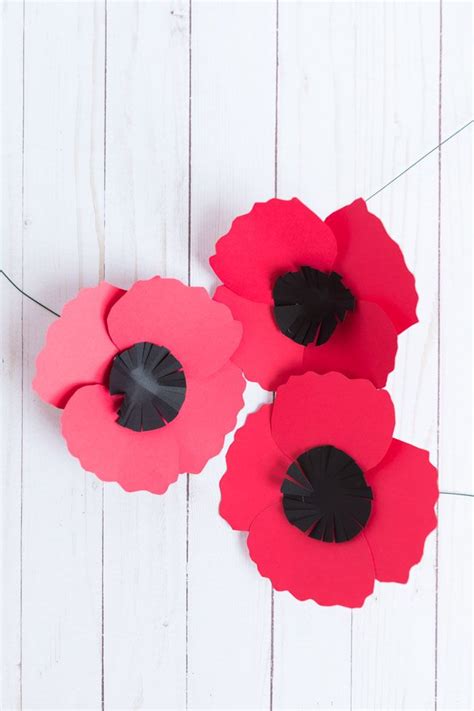 How to Make Easy Paper Poppies | Poppy template, Paper flowers, Poppy craft