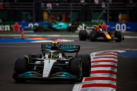 Red Bull team applaud Lewis Hamilton with class gesture at Mexican GP