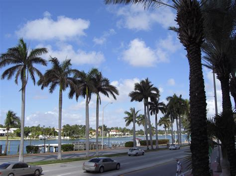 File:Miami Beach, Miami, Florida, USA2.jpg - Wikimedia Commons