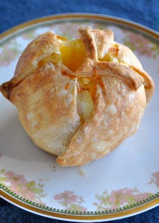 mela al cartoccio salata / savory apple baked in puff pastry - briciole