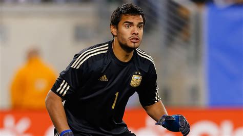 Transfer news: Sampdoria goalkeeper Sergio Romero denies United snub ...