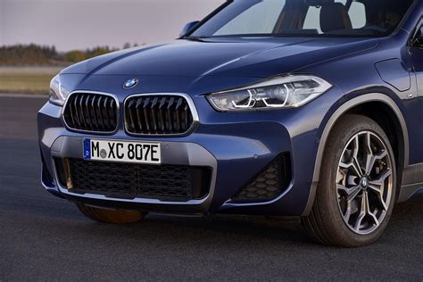 WORLD PREMIERE: BMW X2 xDrive25e -- BMW's Smallest Hybrid