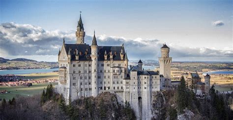 8 of the Most Majestic Castles of the World | MIAMI SHOOT MAGAZINE ...