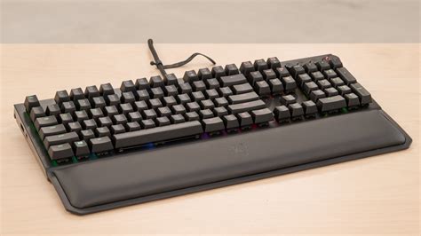 Razer BlackWidow Elite vs Razer Huntsman Elite Side-by-Side Keyboard ...