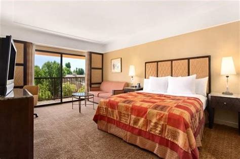 Meeting Rooms at Hilton Stockton, 2323 Grand Canal Blvd, Stockton, CA ...