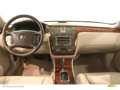 2007 Cadillac DTS Sedan Dashboard Photos | GTCarLot.com