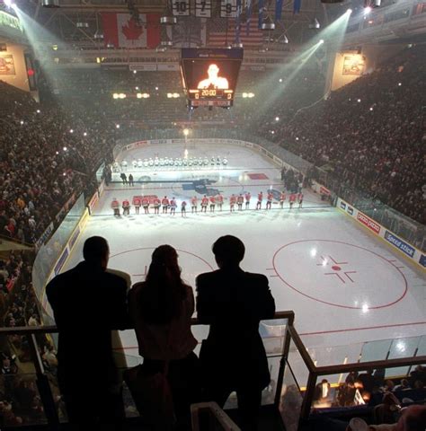 The last time Toronto's NHL team played Maple Leaf Gardens | CBC