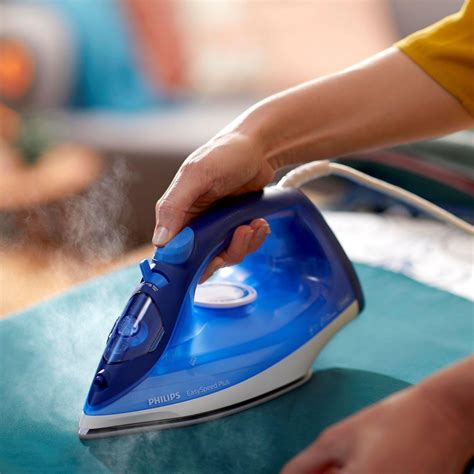 Steam Iron vs Dry Iron: How to Choose the Right Iron