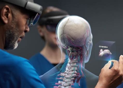 Microsoft HoloLens 2 now available to all from $3,500 - Geeky Gadgets