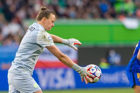 Ranked! The 10 best women's goalkeepers in the world | FourFourTwo