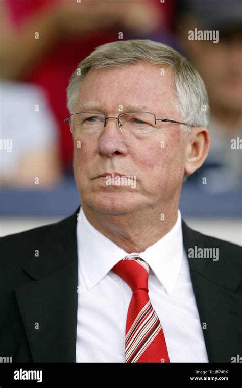 SIR ALEX FERGUSON MANCHESTER UNITED FC MANAGER MANCHESTER UNITED FC ...