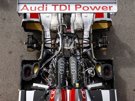 Audi R10 TDI HD Wallpaper