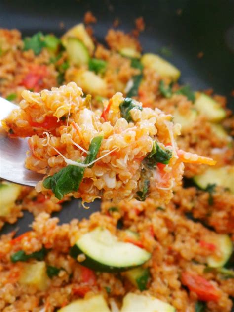 Easy Tomato & Basil Quinoa Risotto - GF, Vegetarian/Vegan Option - Beauty Bites