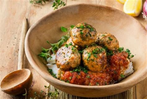 #WFD - Moroccan Chicken Meatballs with Tomato Gravy and Pap | Review