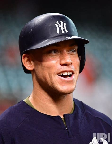 Photo: Yankees right fielder Aaron Judge smiles before ALCS ...