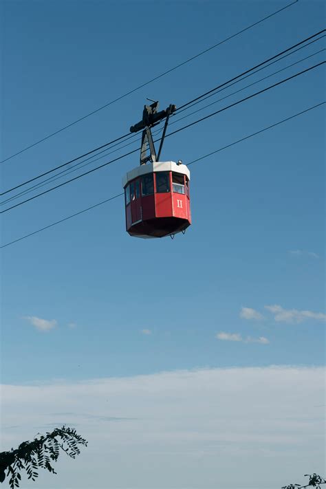 Red Gondola of Cable Mountain Lift · Free Stock Photo