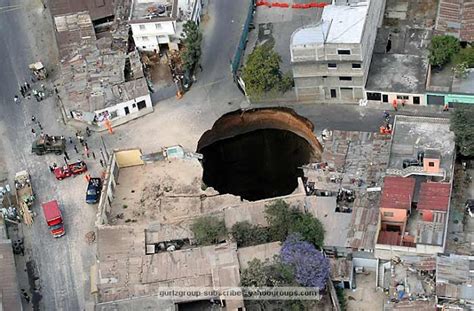 YOUR FINDER: Guatemala City : Sinkhole