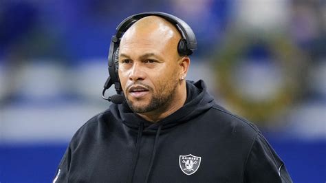 Raiders Interim Coach Antonio Pierce Receives Big Endorsement