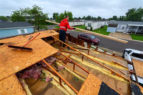 7 Michigan tornadoes confirmed, 2 dead