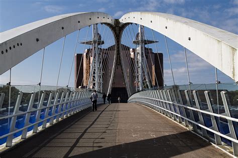 Salford Quays lift bridge – blindbild