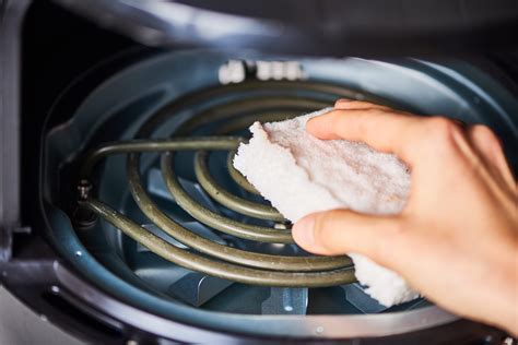 How to clean air fryer?