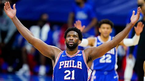 Joel Embiid scores career-high 50 points to lead 76ers past Bulls