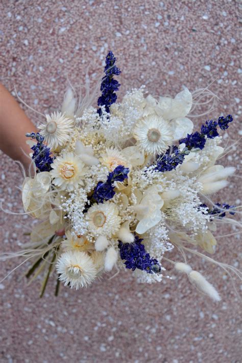 Bouquet de fleurs séchées blanches et bleues - Marie Paolini