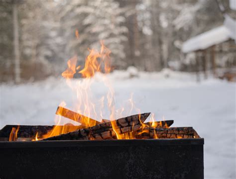 9 Winter Fire Pit Ideas to Keep You Warm - Backyard Boss