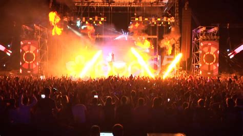 Giant Concert Crowd Stock Footage,#Concert#Giant#Crowd#Footage | Concert crowd, Concert, Crowd