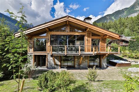 Exceptionnel, chalet neuf aux prestations haut de gamme de 326 m² situé au coeur d'un domaine ...