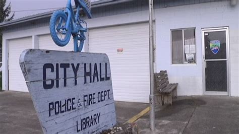 Small town of Powers, Oregon, fires its only police officer - who is also the chief | KMTR