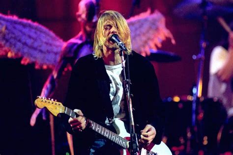 10 Best Kurt Cobain Songs of All Time - Singersroom.com