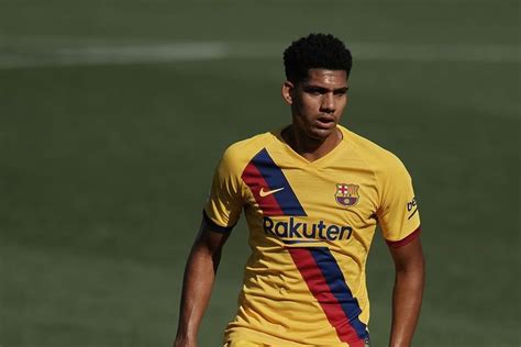 Araujo joins up with Barcelona B for promotion playoff — Barca ...