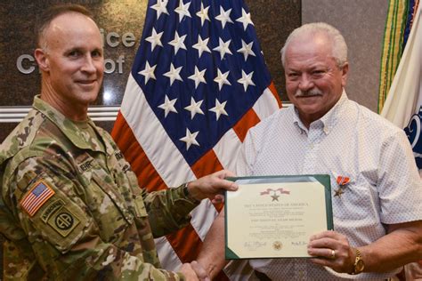 Vietnam Veteran is Finally Presented Bronze Star Medal after 49 Years | Article | The United ...