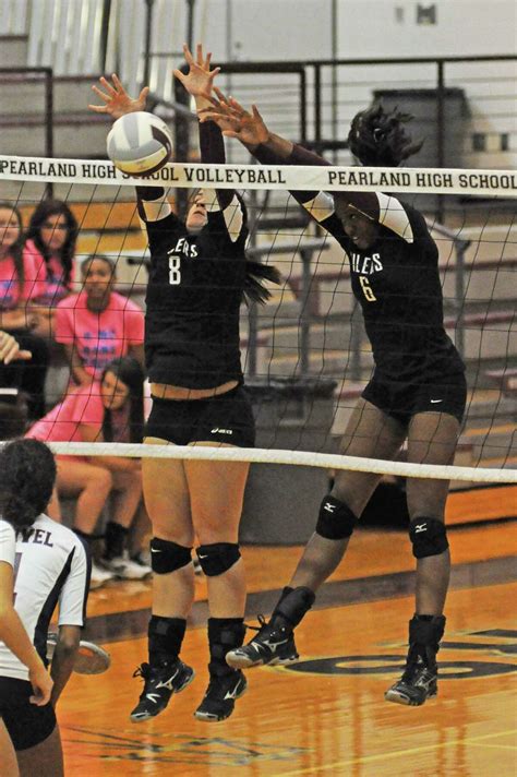 Volleyball: Pearland on roll for playoffs