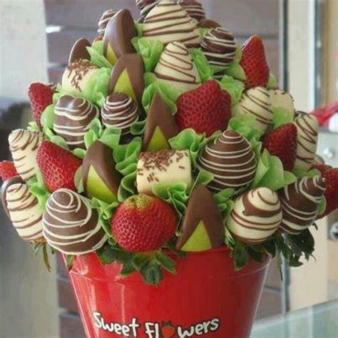 Chocolate dipped fruit arrangement. | Chocolate strawberries bouquet ...